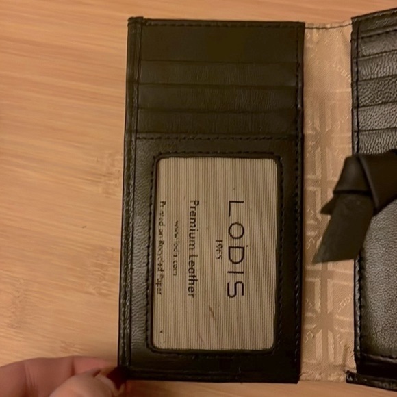 Brand New Lodis Genuine Leather Black Elia Medium Flap Wallet Compact RFID - Picture 12 of 16